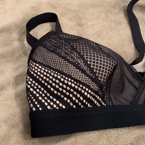 Lululemon Awaken to Lace Black Bra - Picture 10 of 15